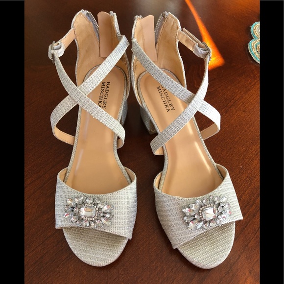 badgley mischka pernia